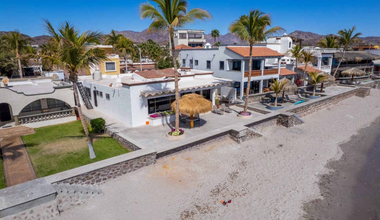 back of home and beach de tamaño grande