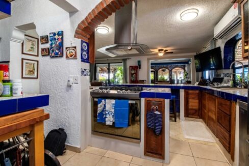 313-Kitchen -4