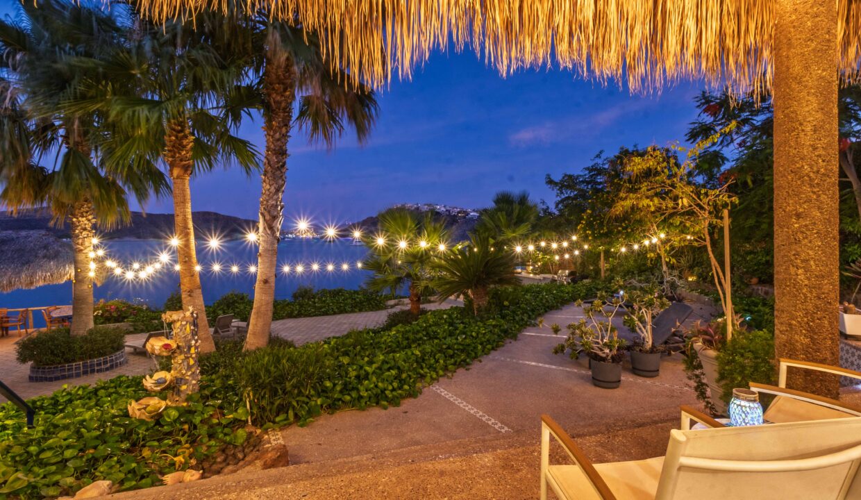 313 Palapa View-N