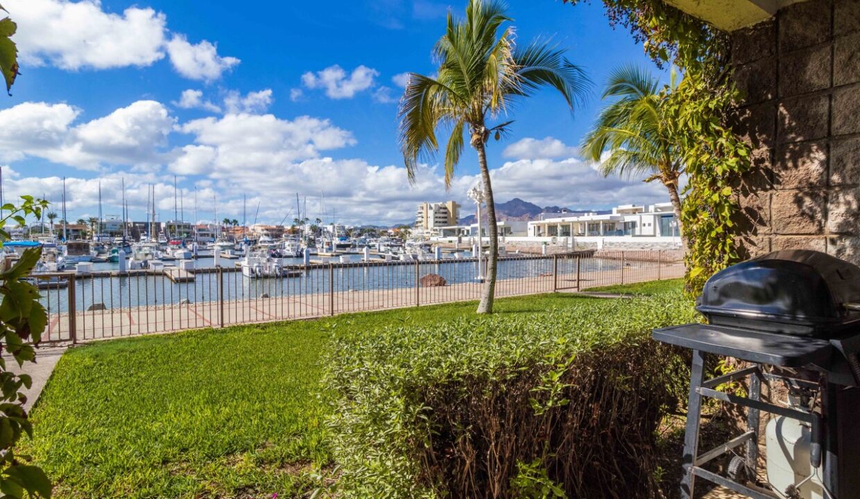 marina-asador de tamaño grande