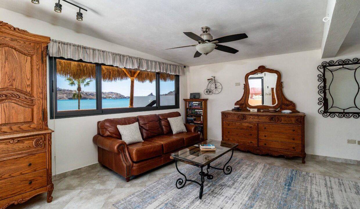 7710811_1747700569909
